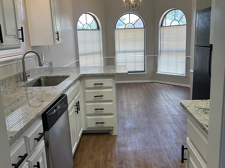6708 Chalet Ct — Photo 7