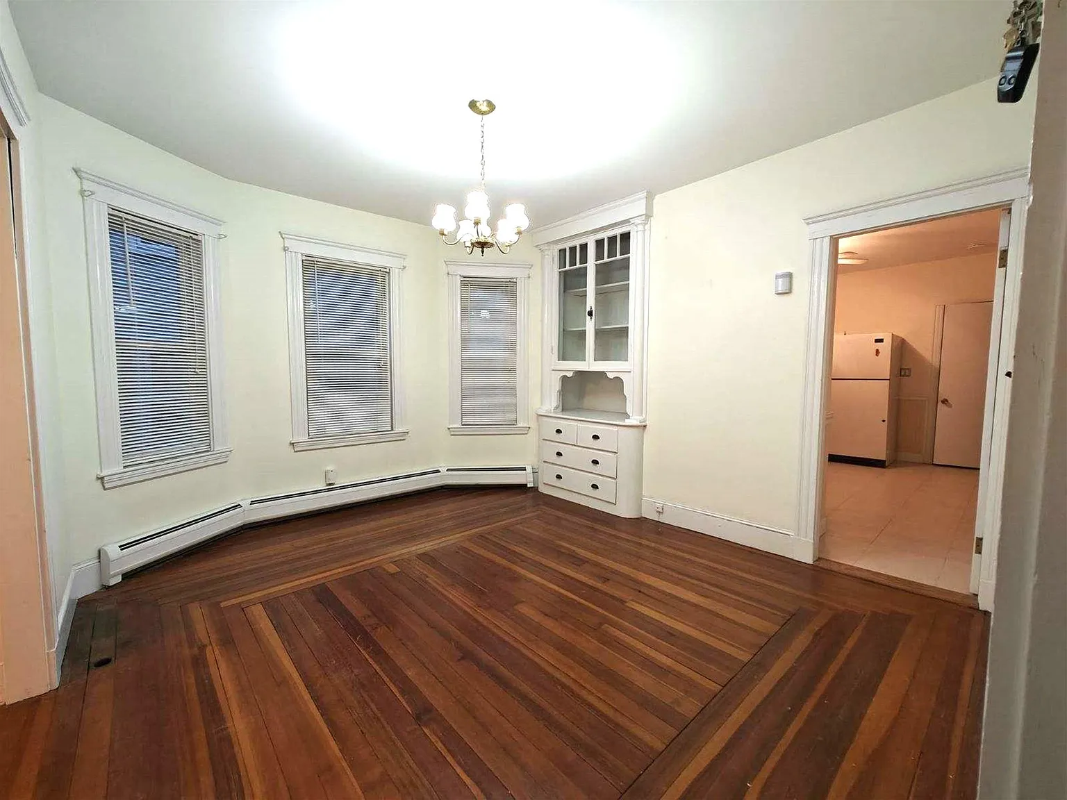 4 bed, 1300 sqft, $3,200 — Photo 3