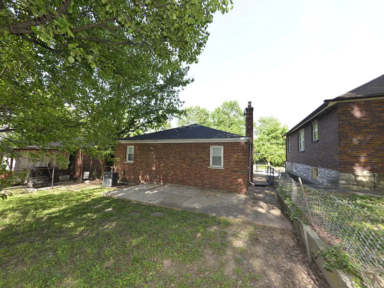 1275 N Florissant Rd — Photo 17