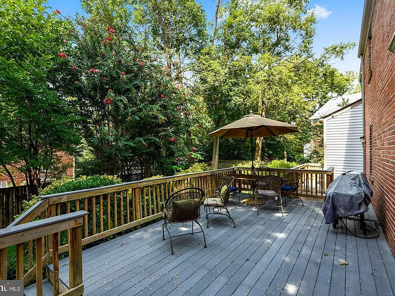 8222 Larry Pl — Photo 9