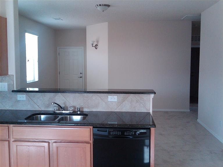 2nd image of 3002 Primo Colores St