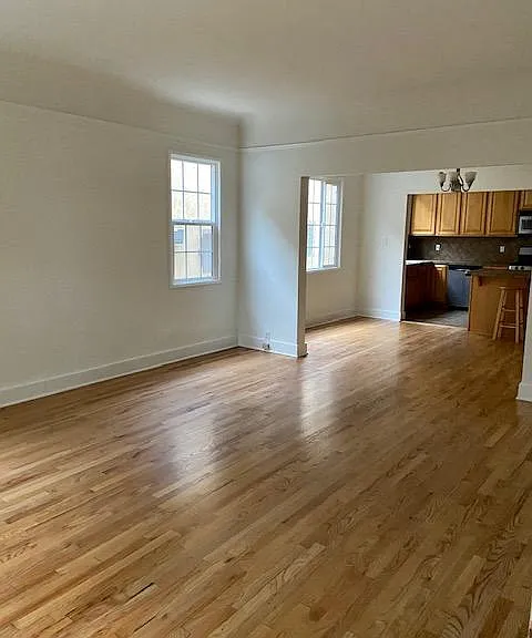 735 N Hayworth Ave — Photo 12