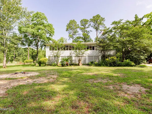9813 Old Stage Rd, Moss Point, MS 39562