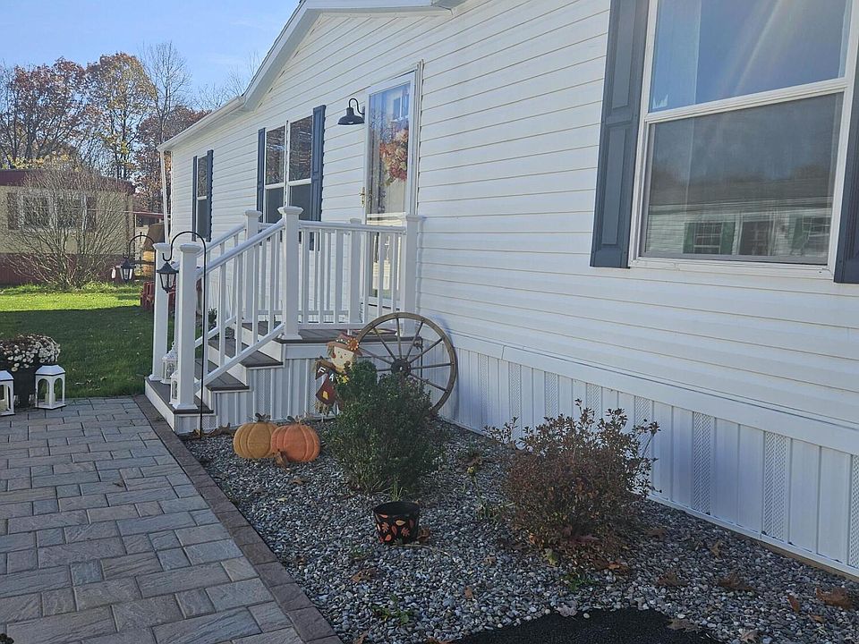1st image of 441 Phme Dr N