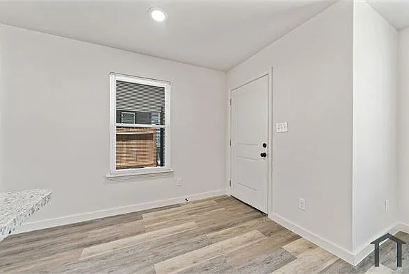227 S Grimes St #201 — Photo 21