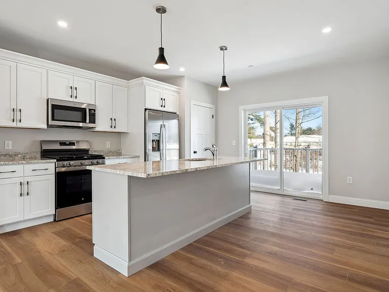 Bayberry Commons- 3 Bedroom 2.5 Bath Townhomes with 2 Car Garage — Photo 39