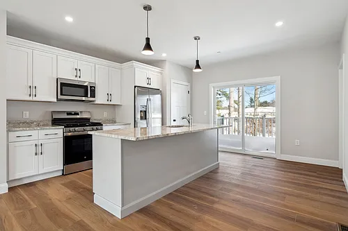 Bayberry Commons- 3 Bedroom 2.5 Bath Townhomes with 2 Car Garage Photo 1