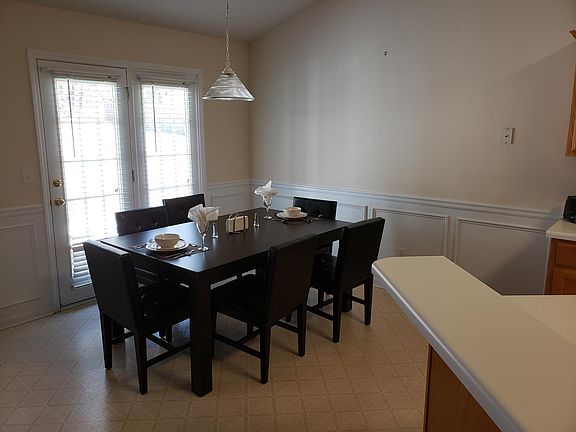 Breakfast area - This has new flooring but I don't have a picture