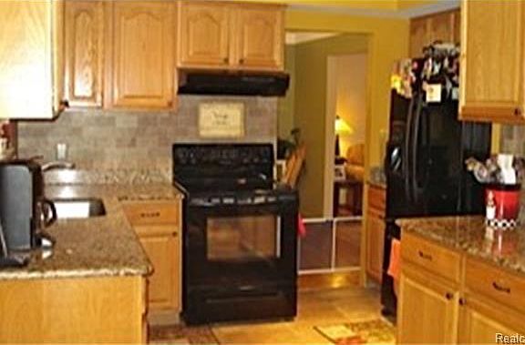 2nd image of 5937 Yarmouth Dr