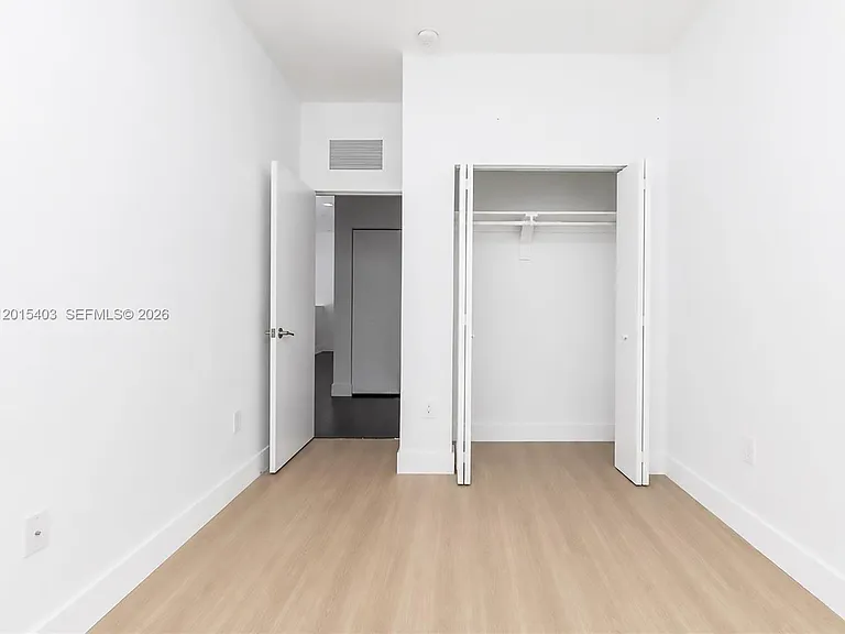 2610 NE 213th St #103 — Photo 18