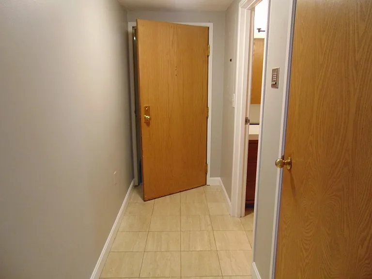200 Cove Way #313 — Photo 8