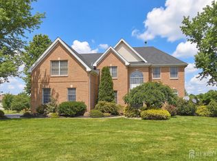 14 Barnyard Ct, Plainsboro, NJ 08536