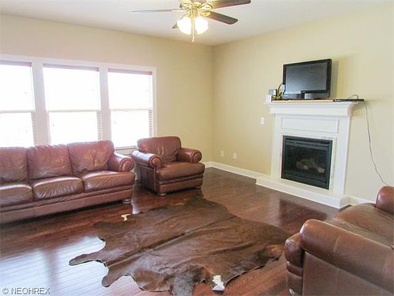 3rd image of 187 Boulder Blvd