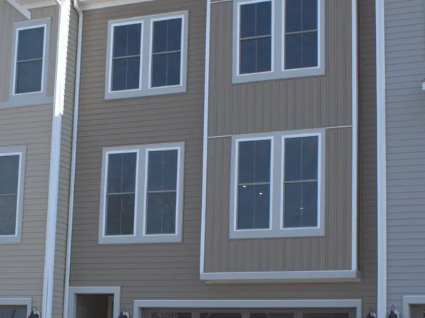 129 Heyford Dr, Stephenson, VA 22656