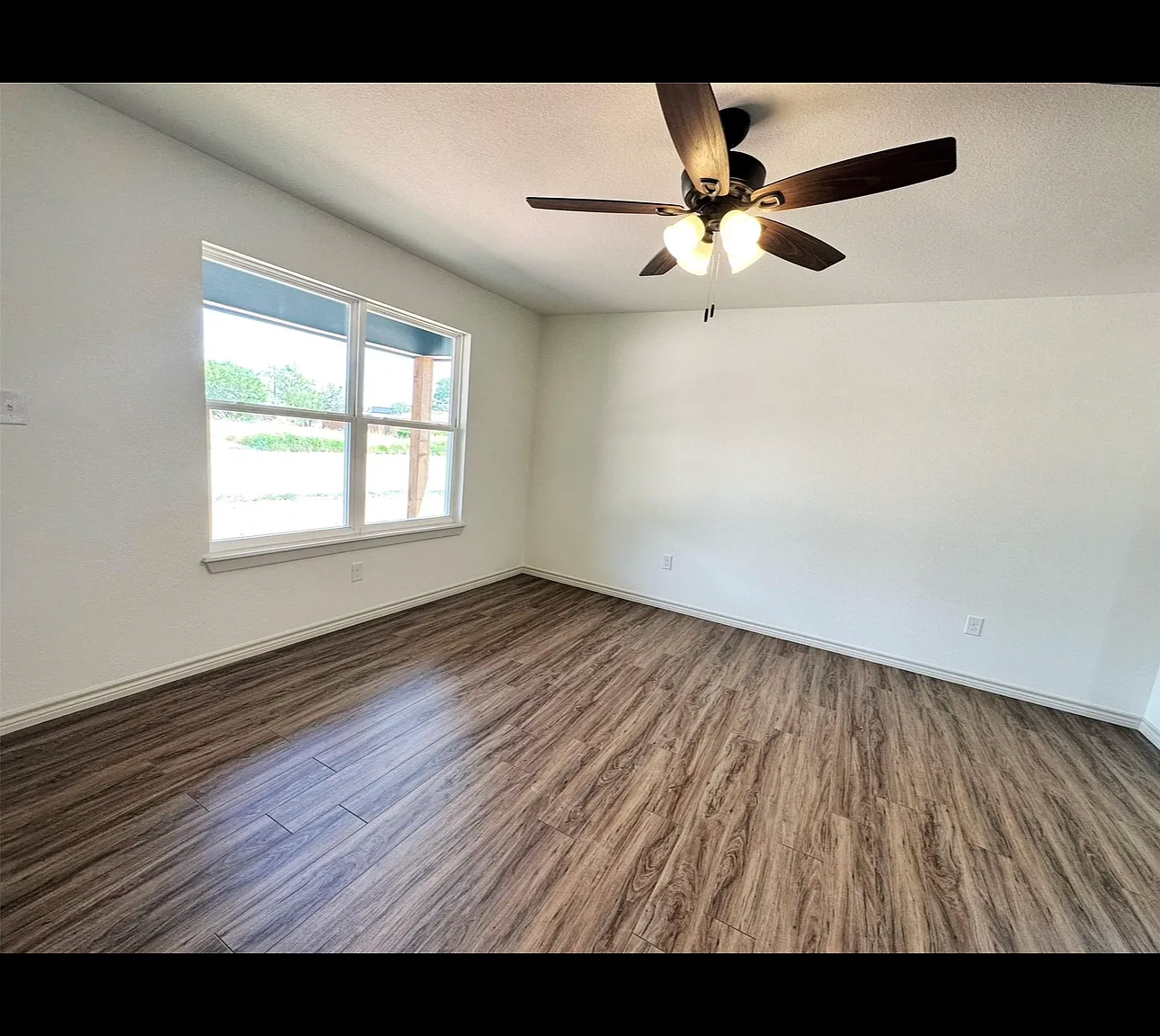 3 bed, 1260 sqft, $3,000 — Photo 3