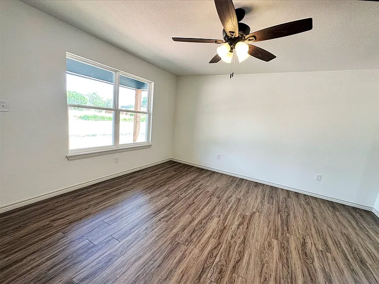 2658 N Willis St — Photo 3