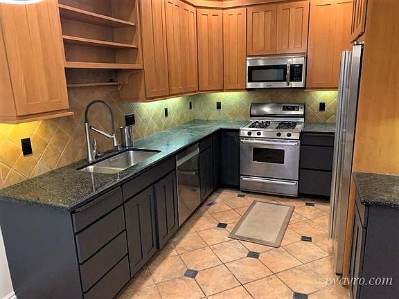 2nd image of 370 Upper Ter APT 1