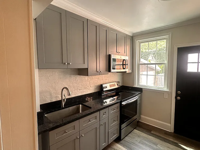 30 W All Saints St #2 — Photo 9