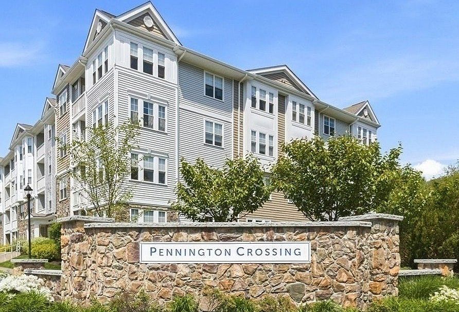 1st image of 1102 Pennington Dr #1102