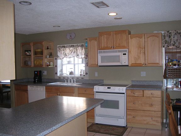 4th image of 3691 NW 108th Dr