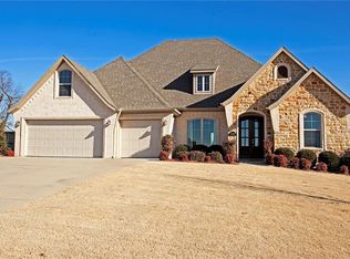 2104 Riverwater Ln, Fayetteville, AR 72703