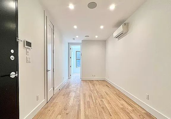 4th image of 322 E 93rd St APT 5