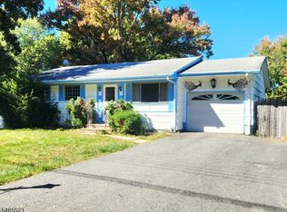 16 Mary Ann Rd, Jefferson Twp., NJ 07438