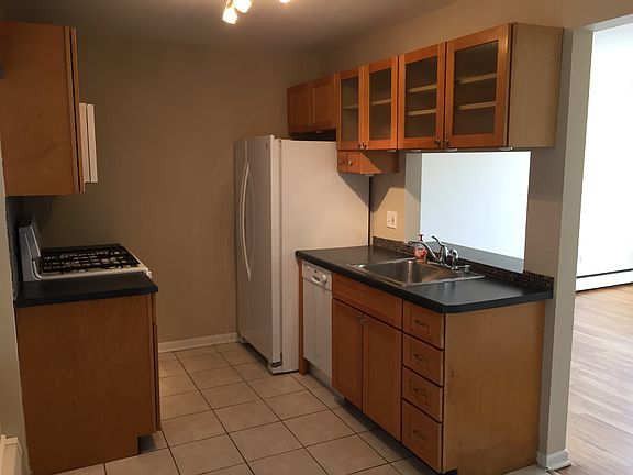 5th image of 2102 Warren Ave