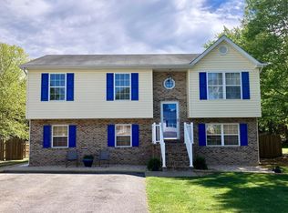 32 Doral Dr, Maurertown, VA 22644