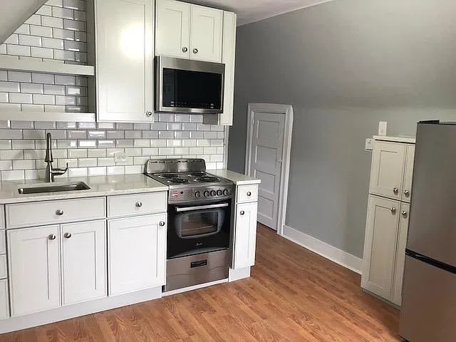 1 bed, 1.0 bath, $1,897 — Photo 3