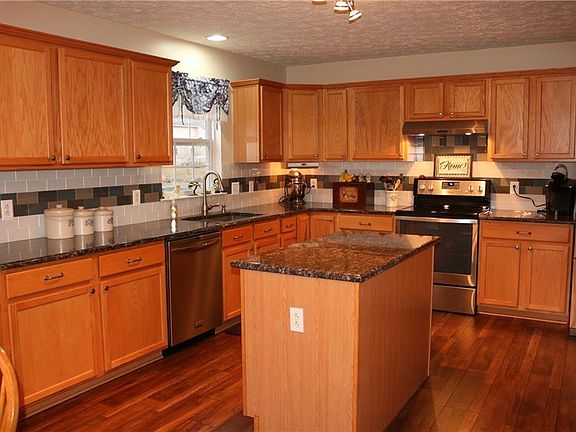 3rd image of 5158 Stonehurst Dr