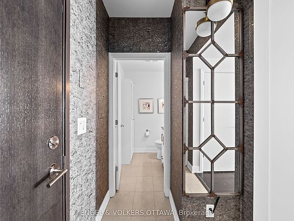 5th image of 1035 Bank St #110