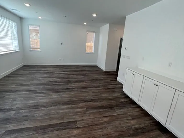 4049 Sprout St — Photo 11