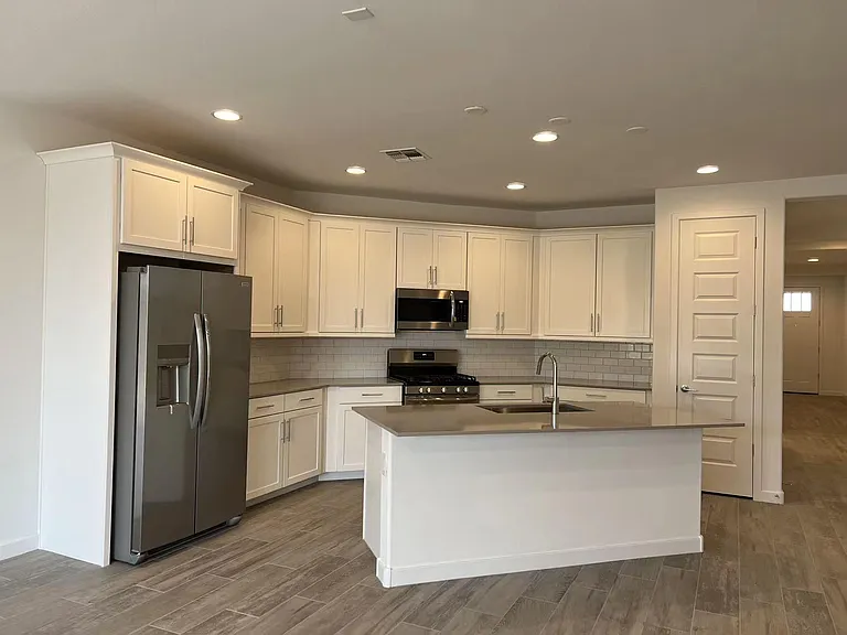 560 E Cactus Wren Dr — Photo 12