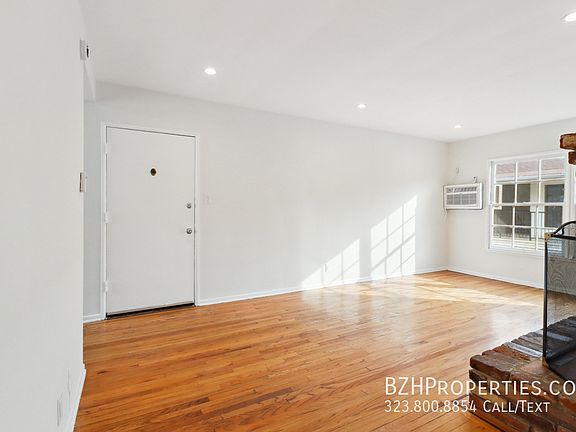 2nd image of 5315 1/2 Vantage Ave #5315-1/2