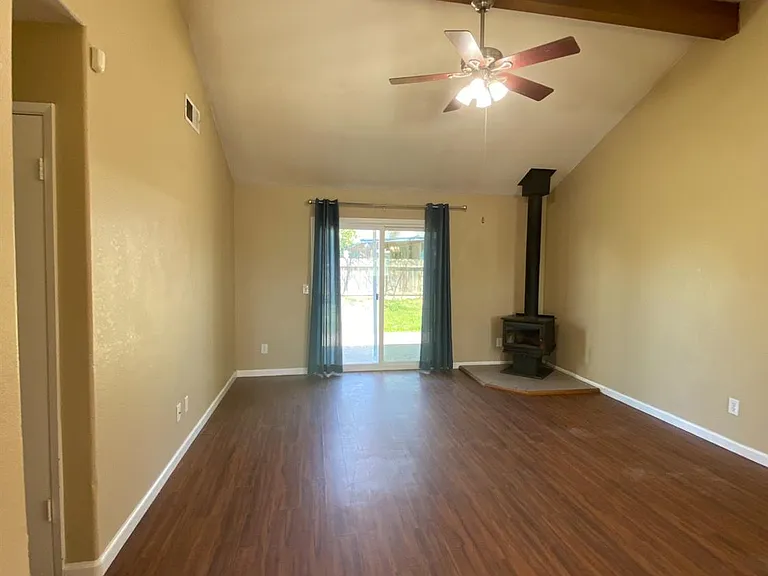 367 Strauss Ln — Photo 2