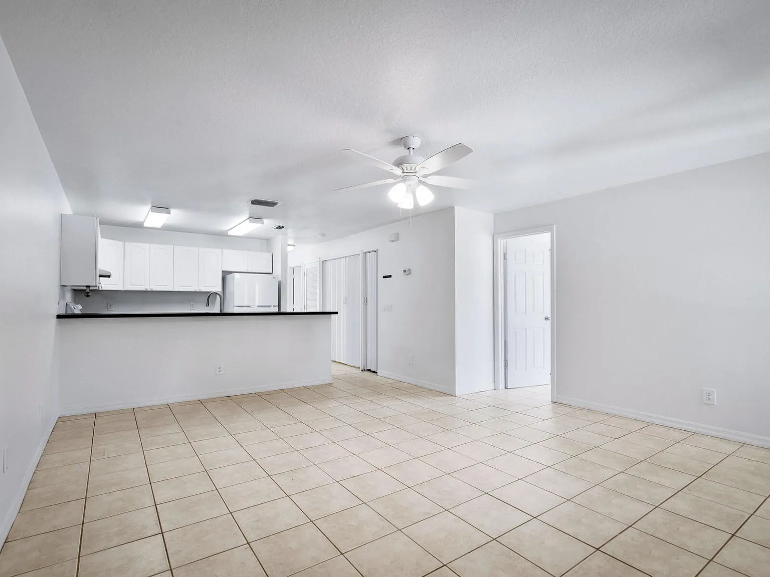 4 bed, 1201 sqft, $2,500 — Photo 2