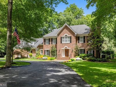 9800 Arnon Chapel Rd, Great Falls, VA, 22066