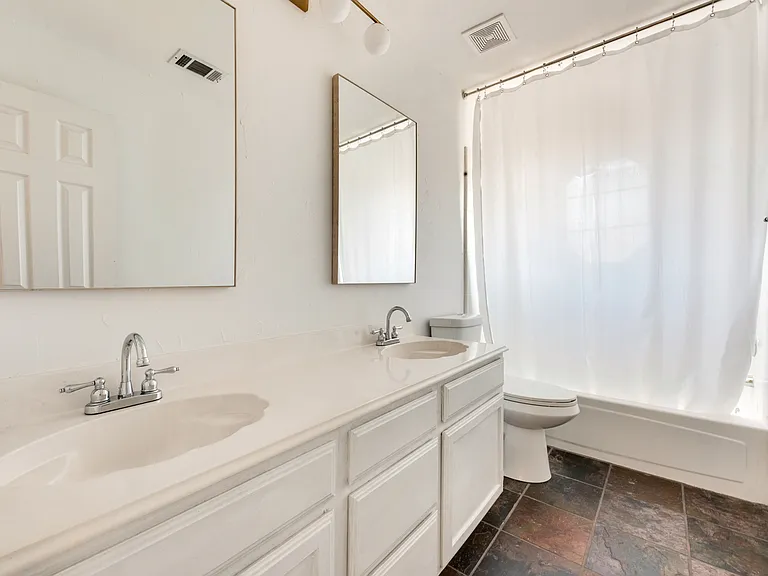 2049 Cannes Dr — Photo 15
