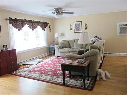 2nd image of 11 Larch Ave