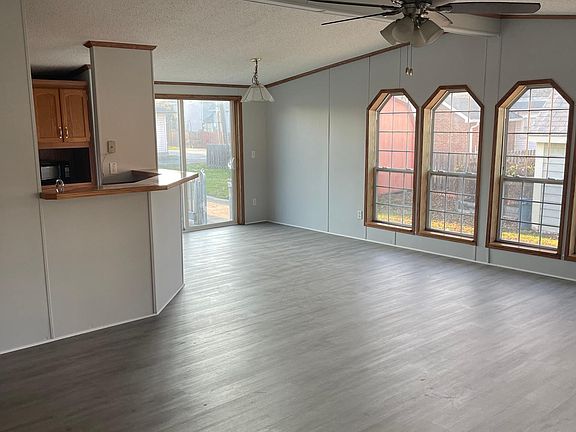 5th image of 306 Poplar St