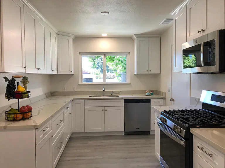 2817 Merlin Ave — Photo 6