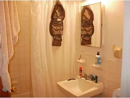 Rented by Douglas Elliman | media 22