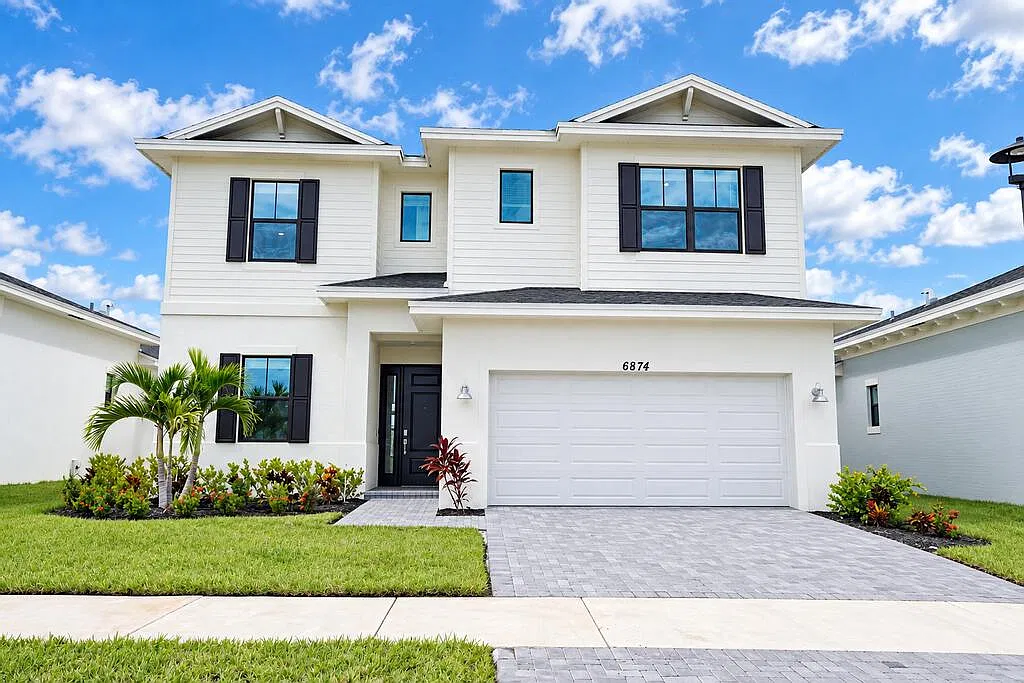 4 bed, 3.5 bath, 2570 sqft, $4,950 — Photo 1