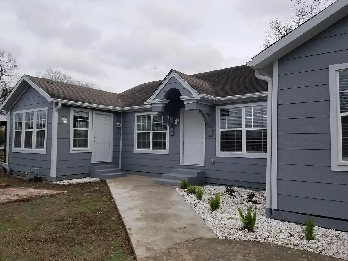 Building Photo - 951 Reverend B J Lewis Dr #B