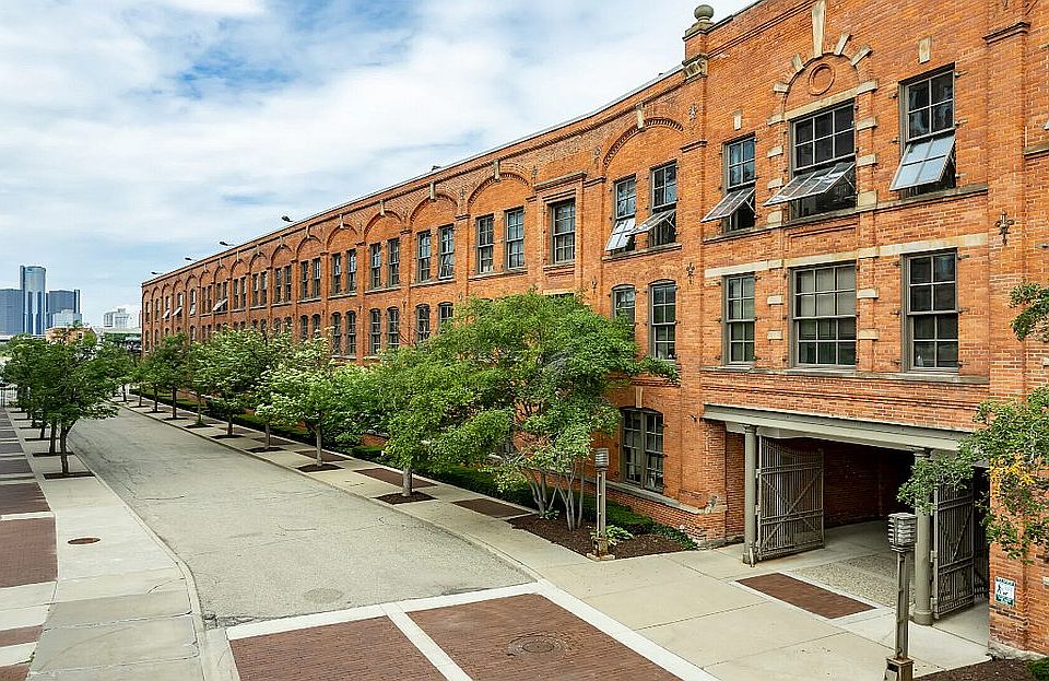Building Photo 5