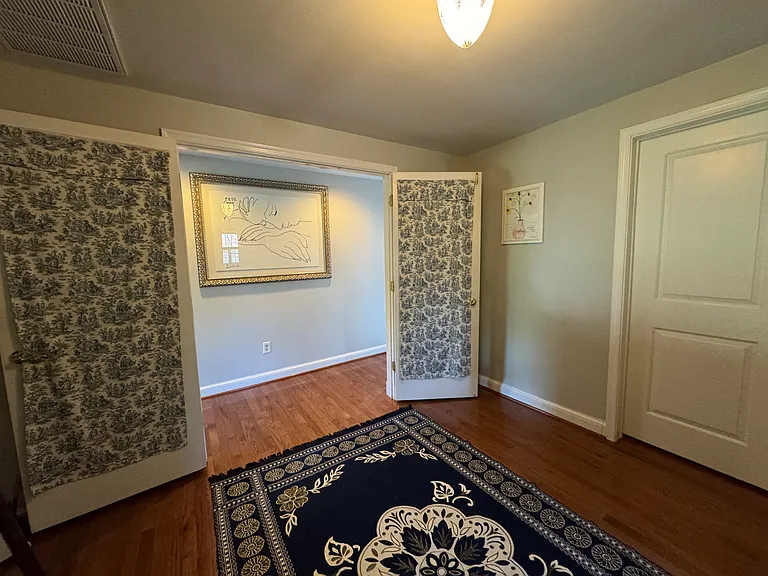 5716 Grosvenor Ln — Photo 21