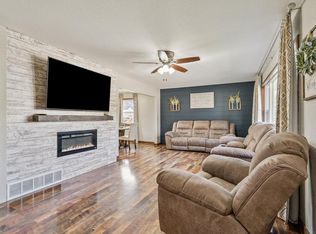 707 2nd St NE, Independence, IA 50644