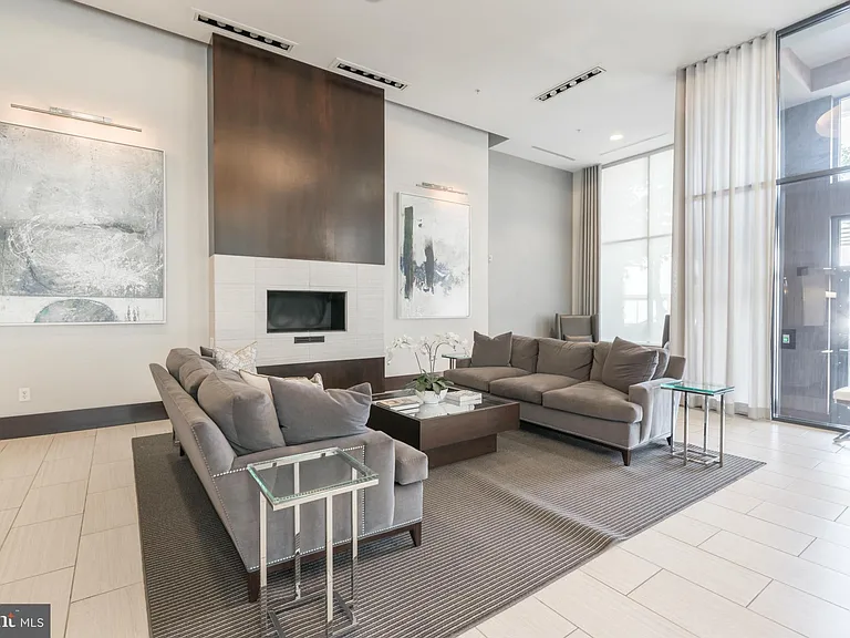 525 N Fayette St #420 — Photo 25