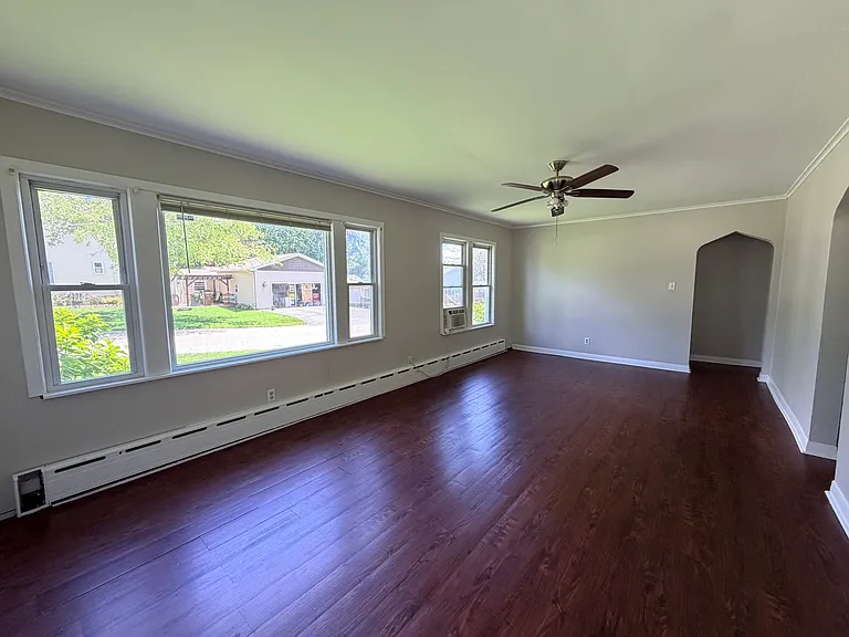 11105 Denny Ave — Photo 3